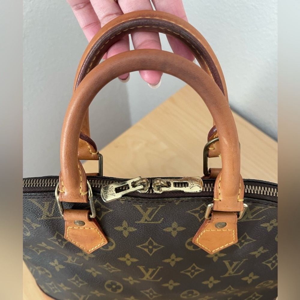 🔥Authentic Louis Vuitton Alma PM Monogram Handbag🔥 - Picture 6 of 15
